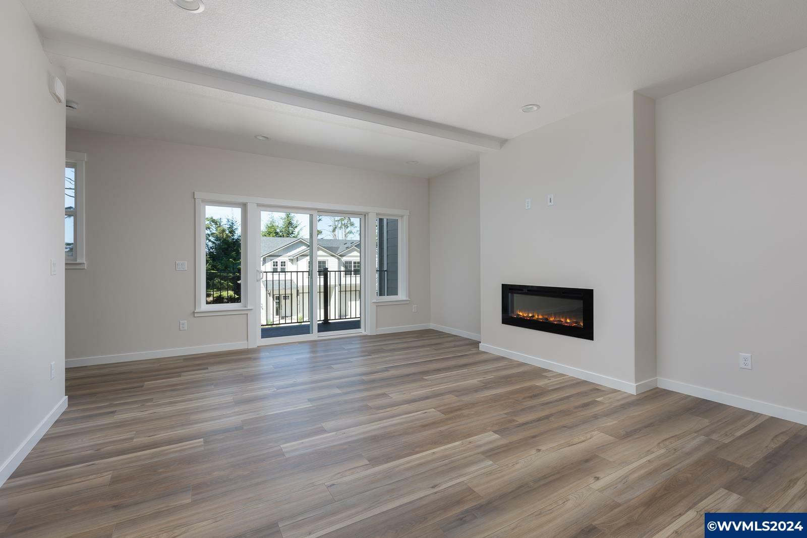 Property Photo:  1502 SE Marine Av  OR 97367 