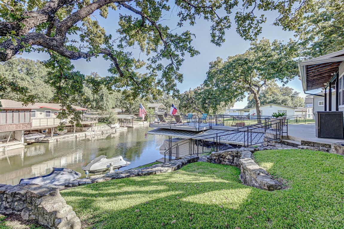 Property Photo: 1104 Hill Circle West Drive TX 78654
