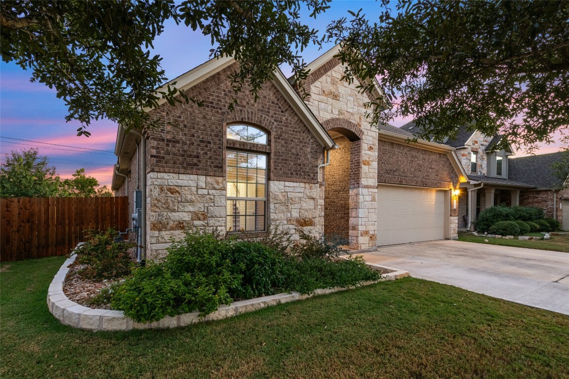 Property Photo:  196 Lost Ridge Way  TX 78610 