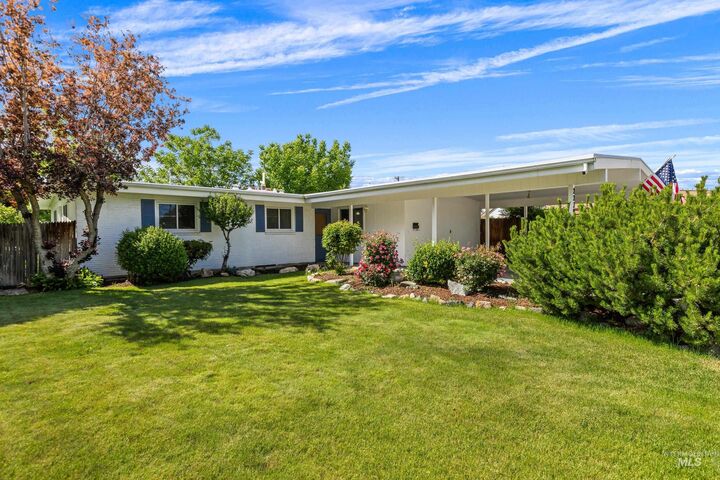 MLS98925278 2220 W Cherry Ln, Boise, ID 83705