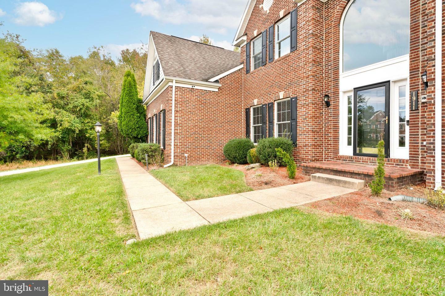 Property Photo:  1911 Southwood Court  MD 20721 