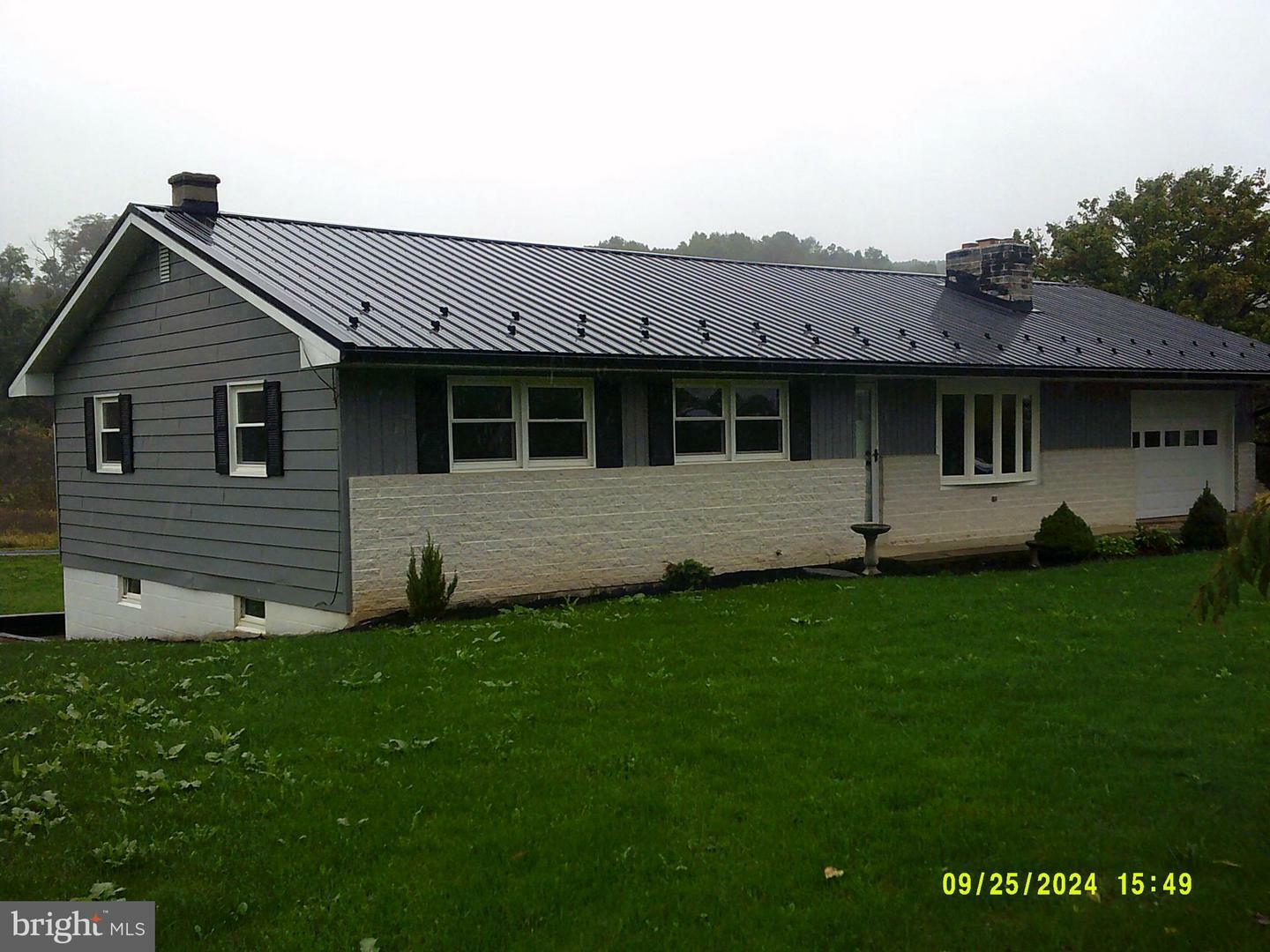 Property Photo:  30 Pauls Lane  PA 17047 