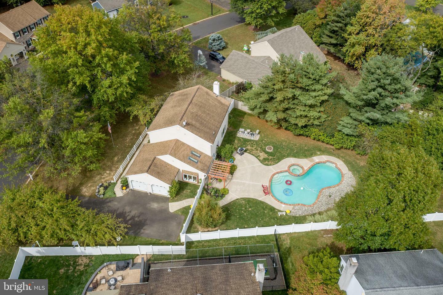 Property Photo:  1719 Brook Lane  PA 18929 