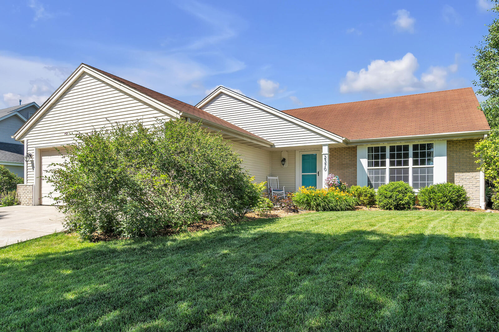 Property Photo:  2370 N University Dr  WI 53188 