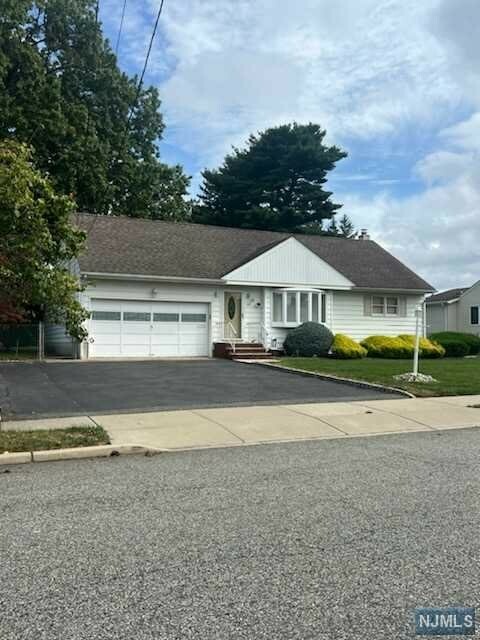 122 Robin Hood Road  Clifton NJ 07013 photo