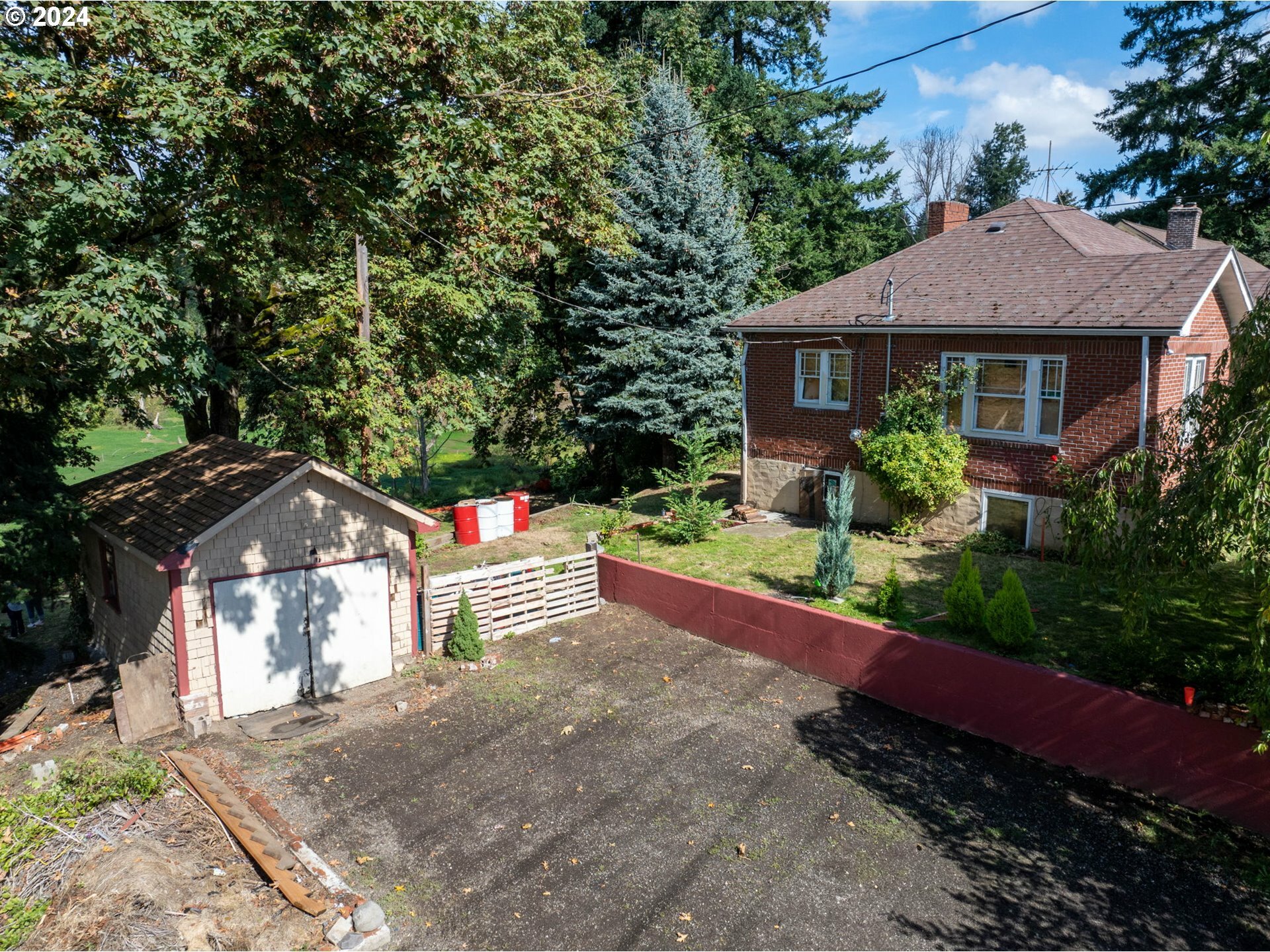 Property Photo:  4905 SE Harney Dr  OR 97206 