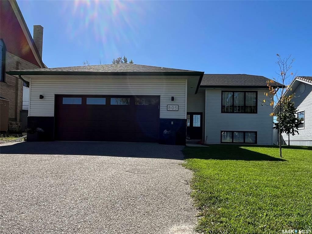 Property Photo:  805 Windover Avenue  SK S0G 3N0 