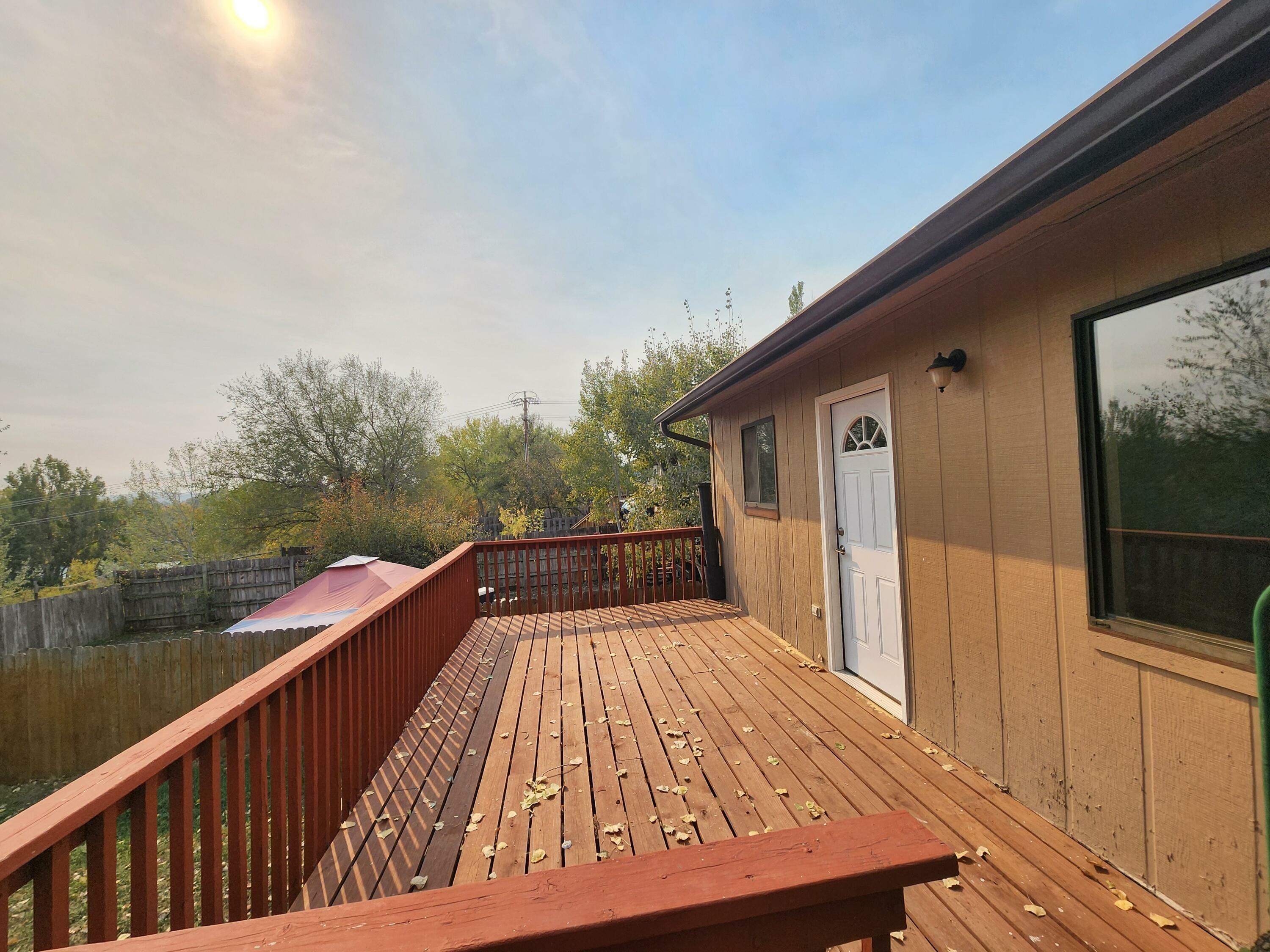 Property Photo:  1421 Ridgeway Avenue  WY 82801 