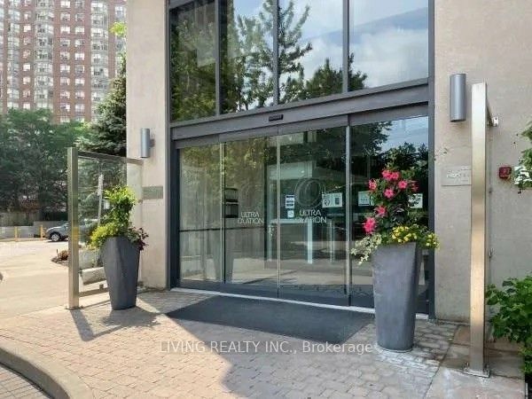 Property Photo:  330 Burnhamthorpe Rd W 1008  ON L5B 0E1 