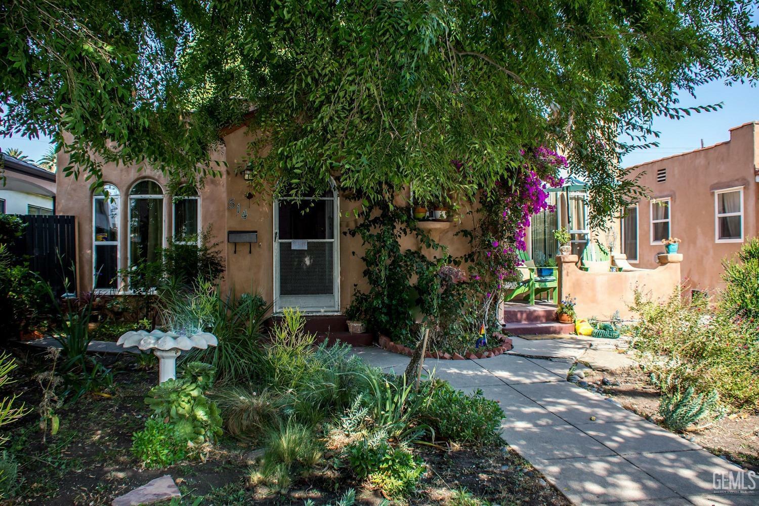 Property Photo:  512 N Harper Avenue  CA 90048 