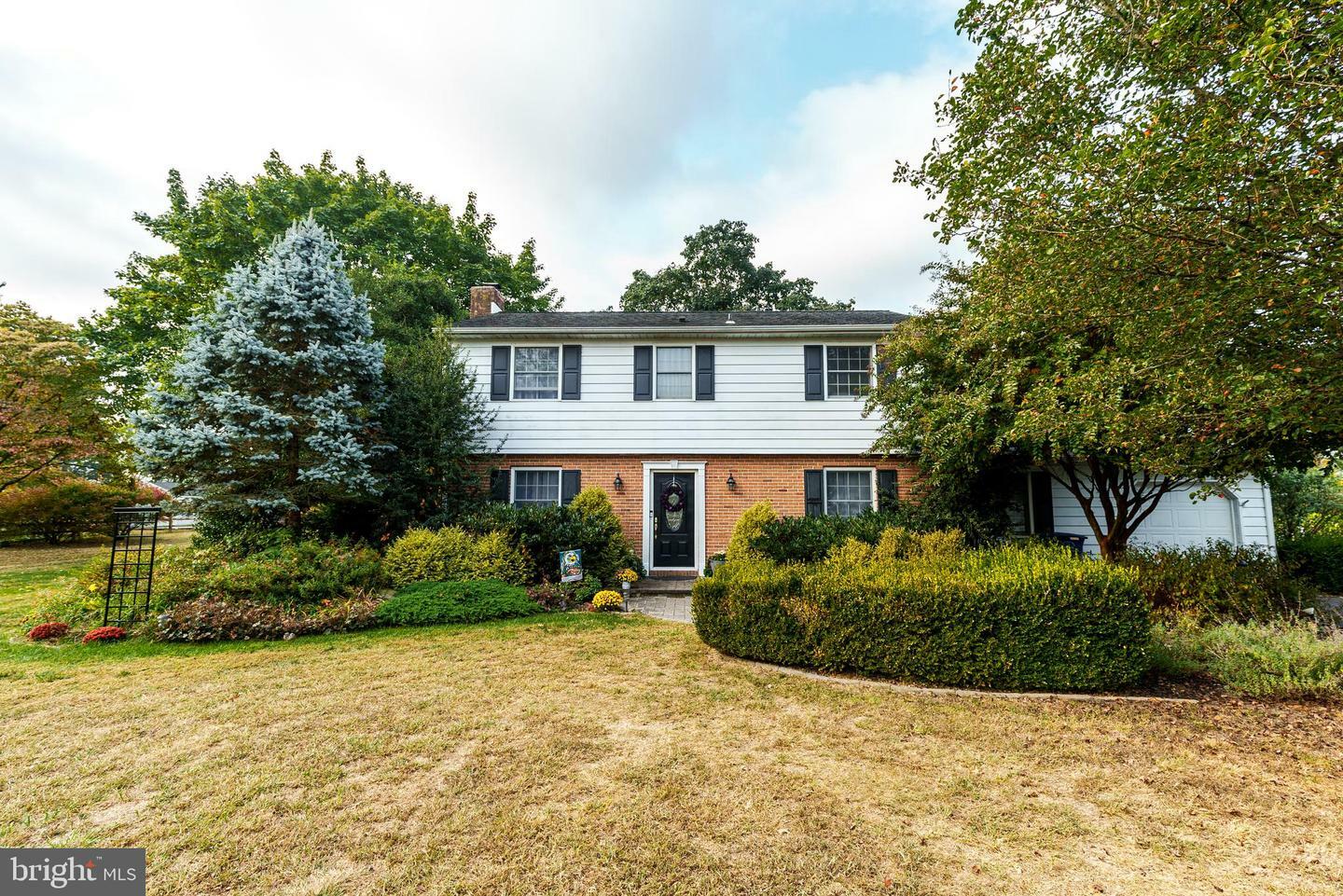 Property Photo:  505 Meadowyck Lane  NJ 08088 