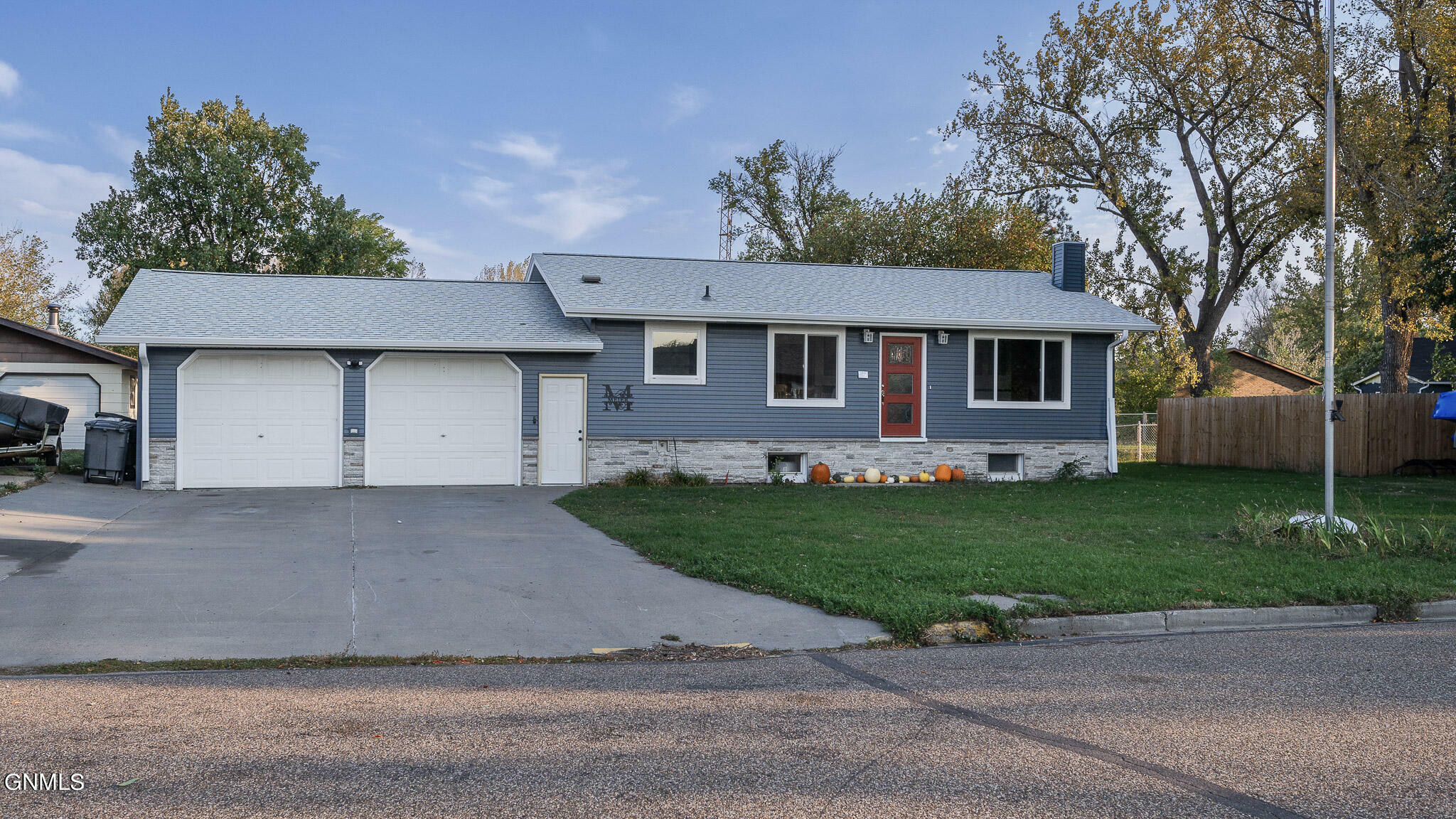 Property Photo:  108 Miller Avenue  ND 58571 