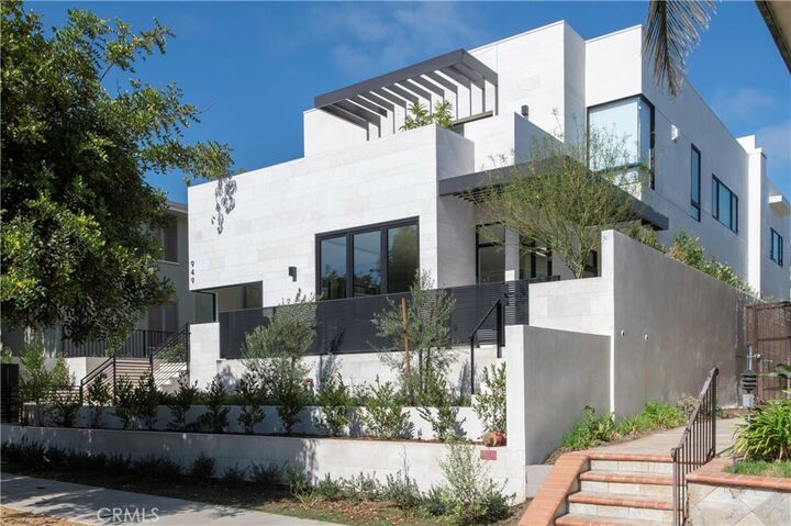 Property Photo: 949 10th Street 1 CA 90403