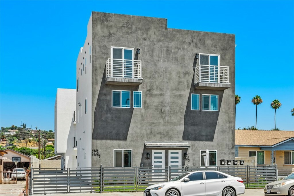 Property Photo:  3841 E Cesar Chavez Boulevard 1/2  CA 90063 