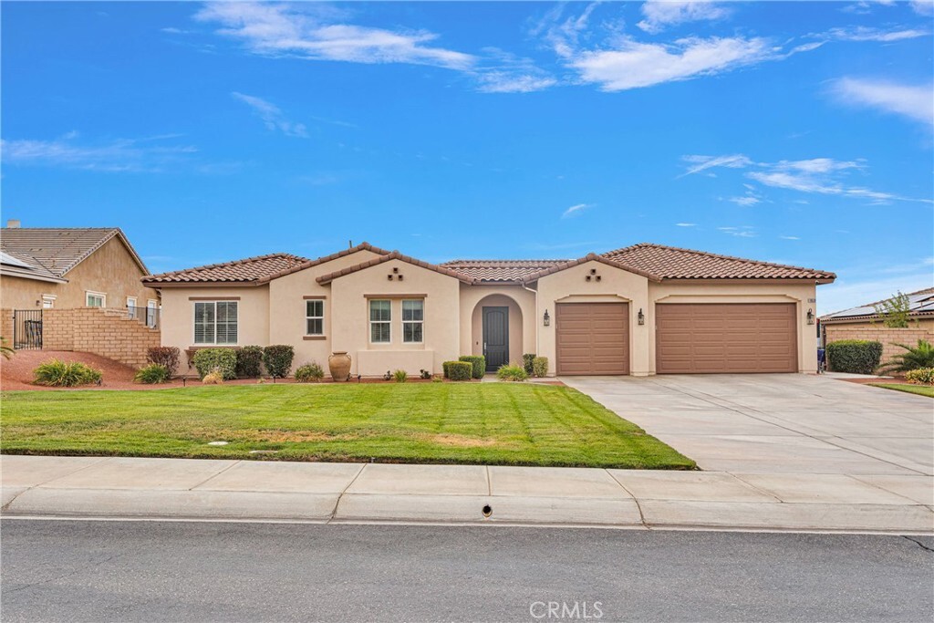 Property Photo: 19539 Chuparosa Road CA 92307