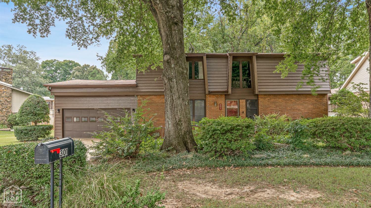 Property Photo:  301 University Drive  AR 72401 