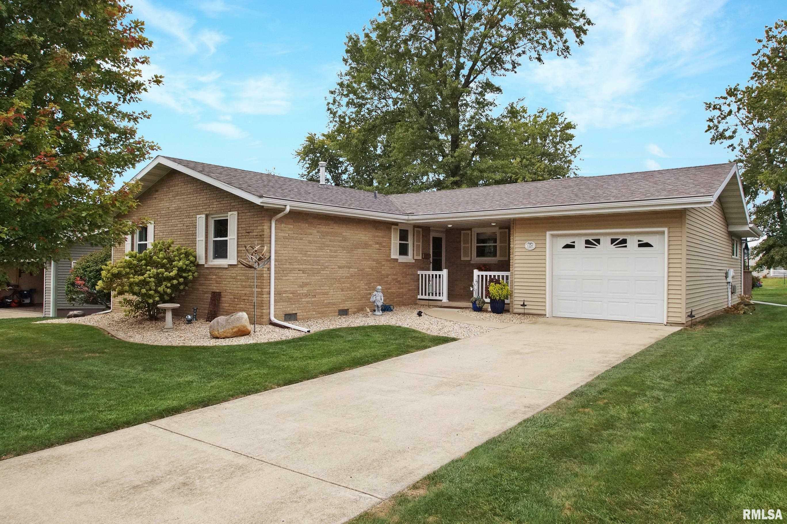 Property Photo:  1108 Cambridge Drive  IL 61571 