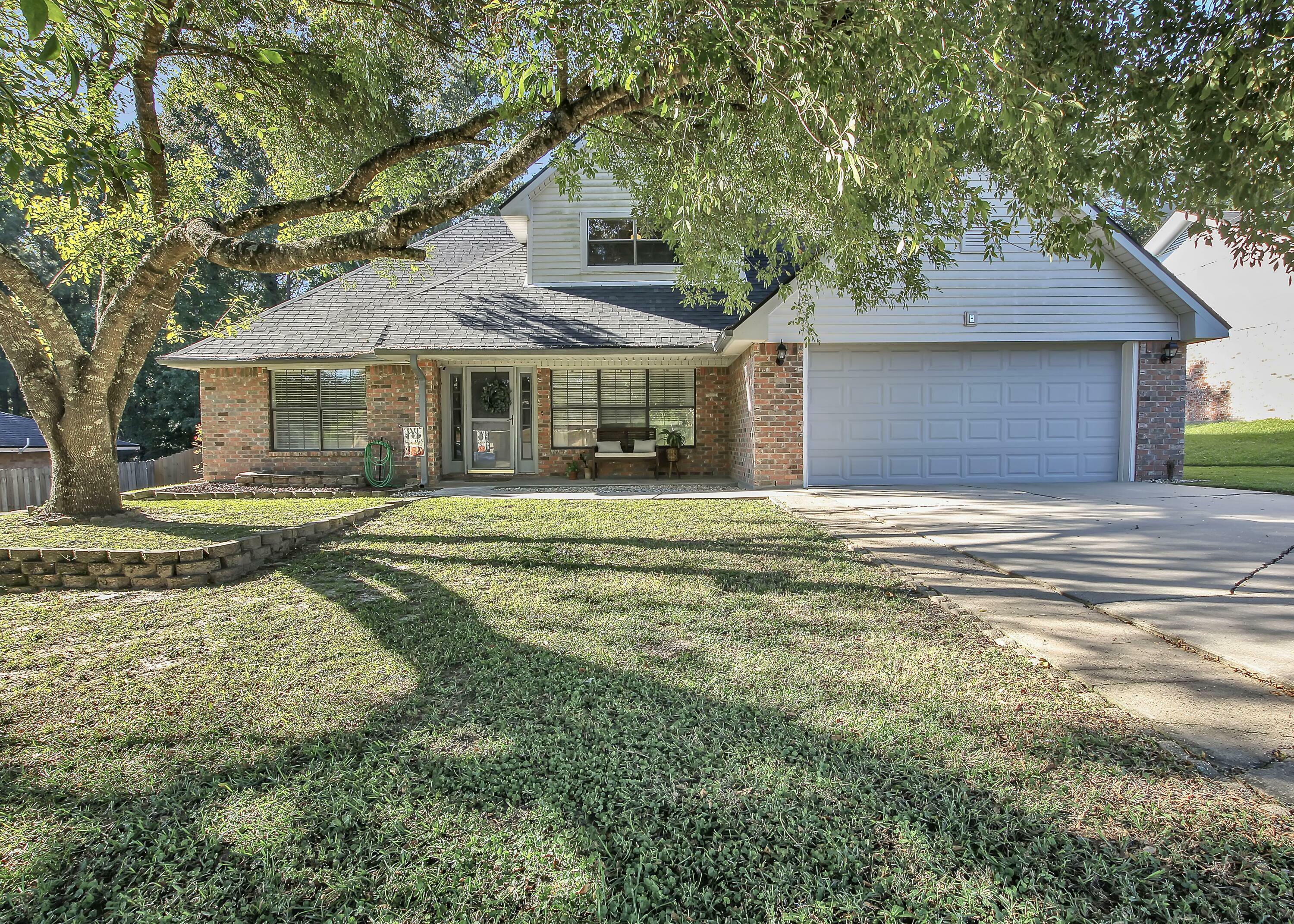 Property Photo:  1209 Port Arthur Terrace  LA 71446 