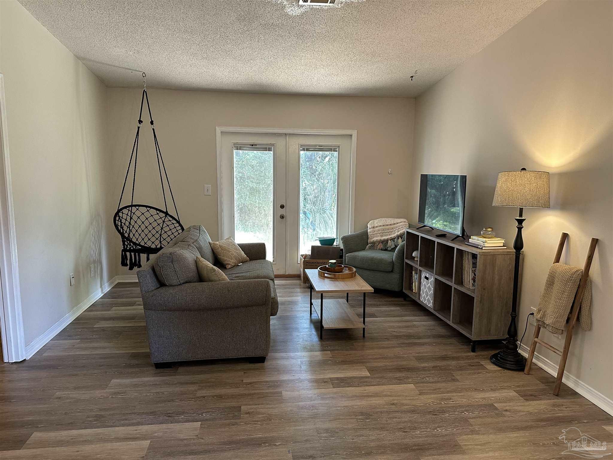 Property Photo: 6015 Born Ct FL 32504