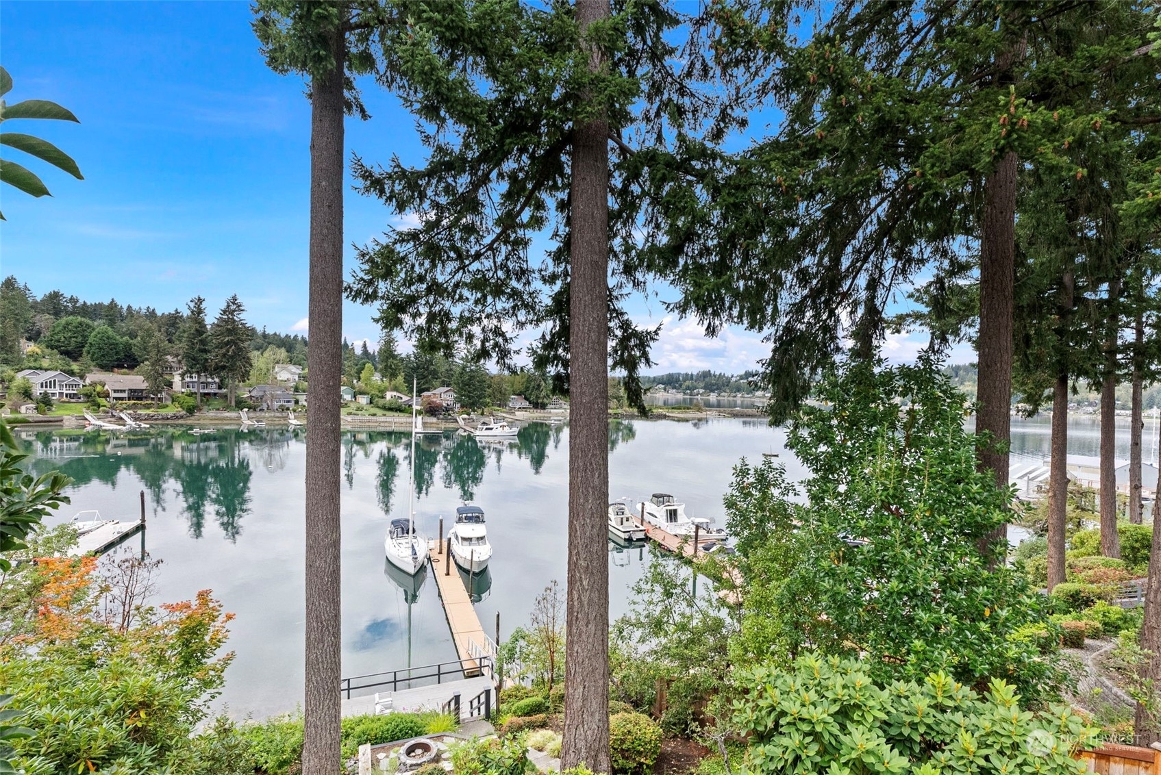 Property Photo:  286  Shorewood Court  WA 98333 