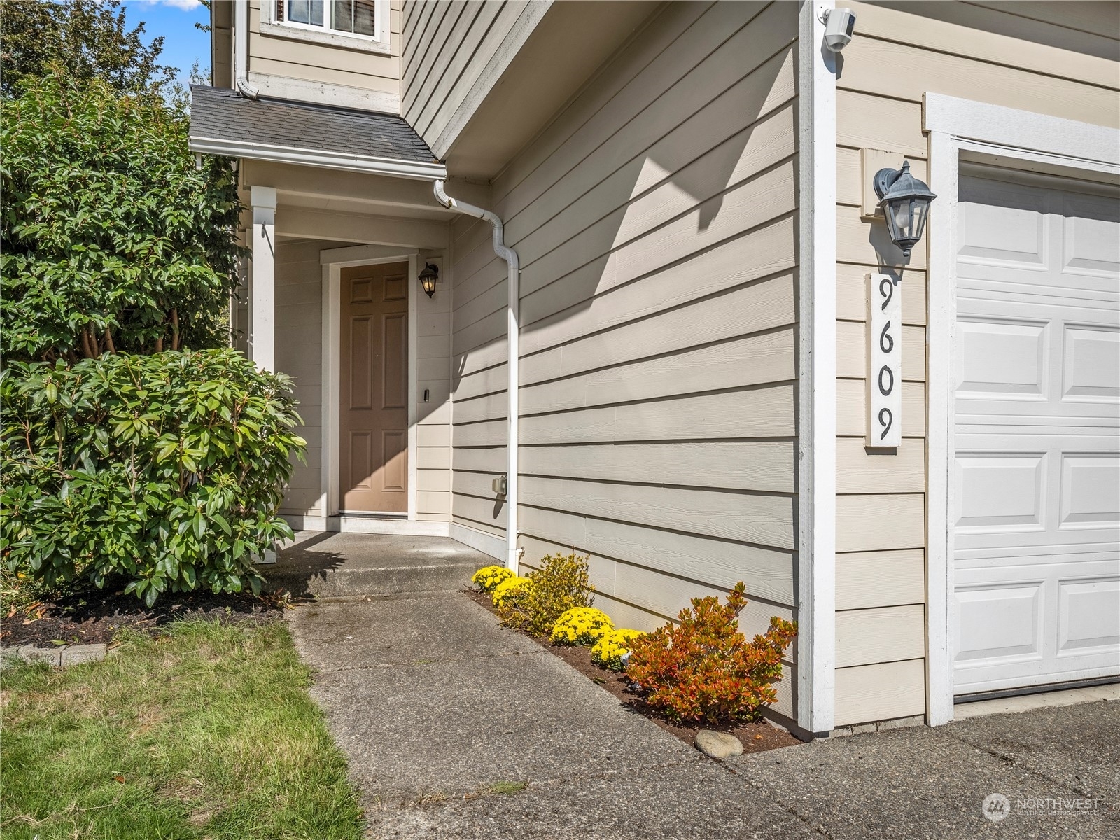 Property Photo:  9609 189th St Court E  WA 98375 