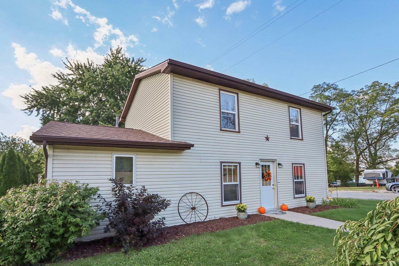 Property Photo:  225 Landing Avenue  WI 53549 