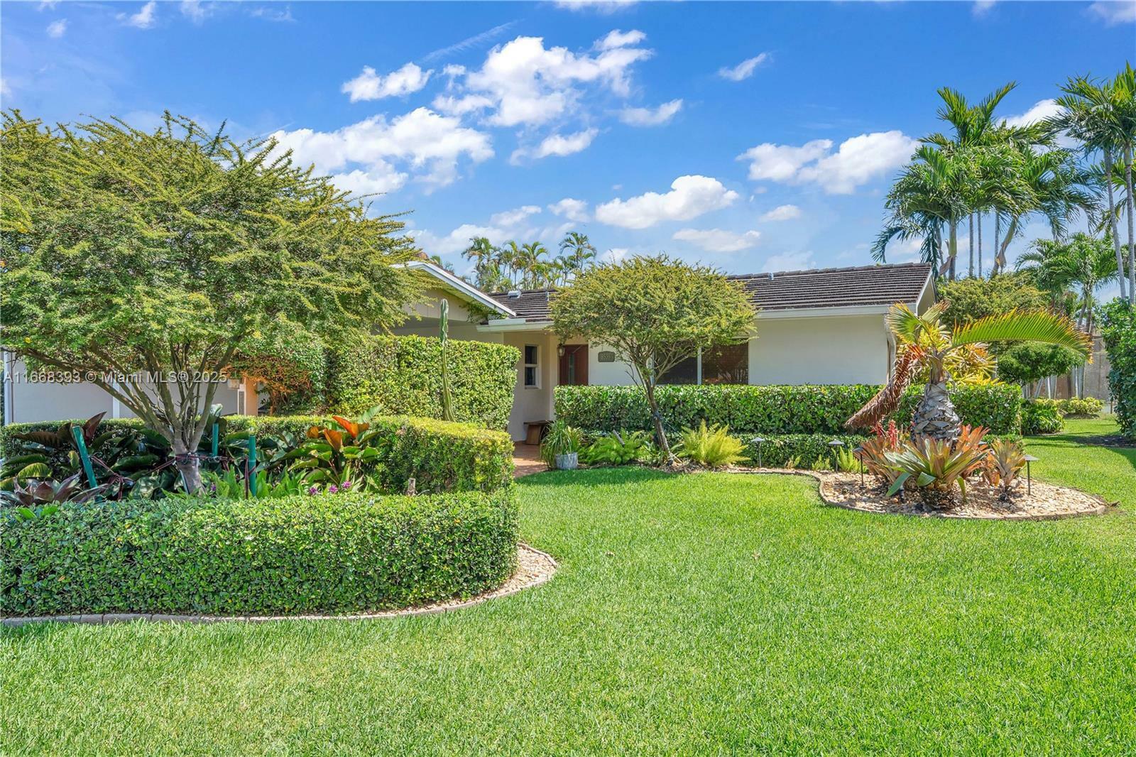 Property Photo: 8535 SW 80th Pl FL 33143