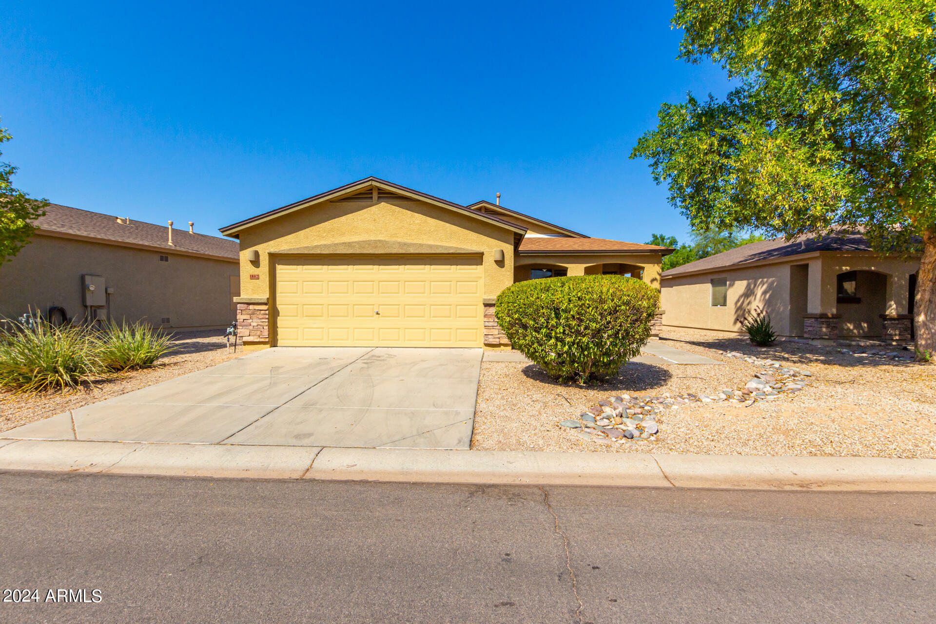 Property Photo:  1802 E Omega Drive  AZ 85143 