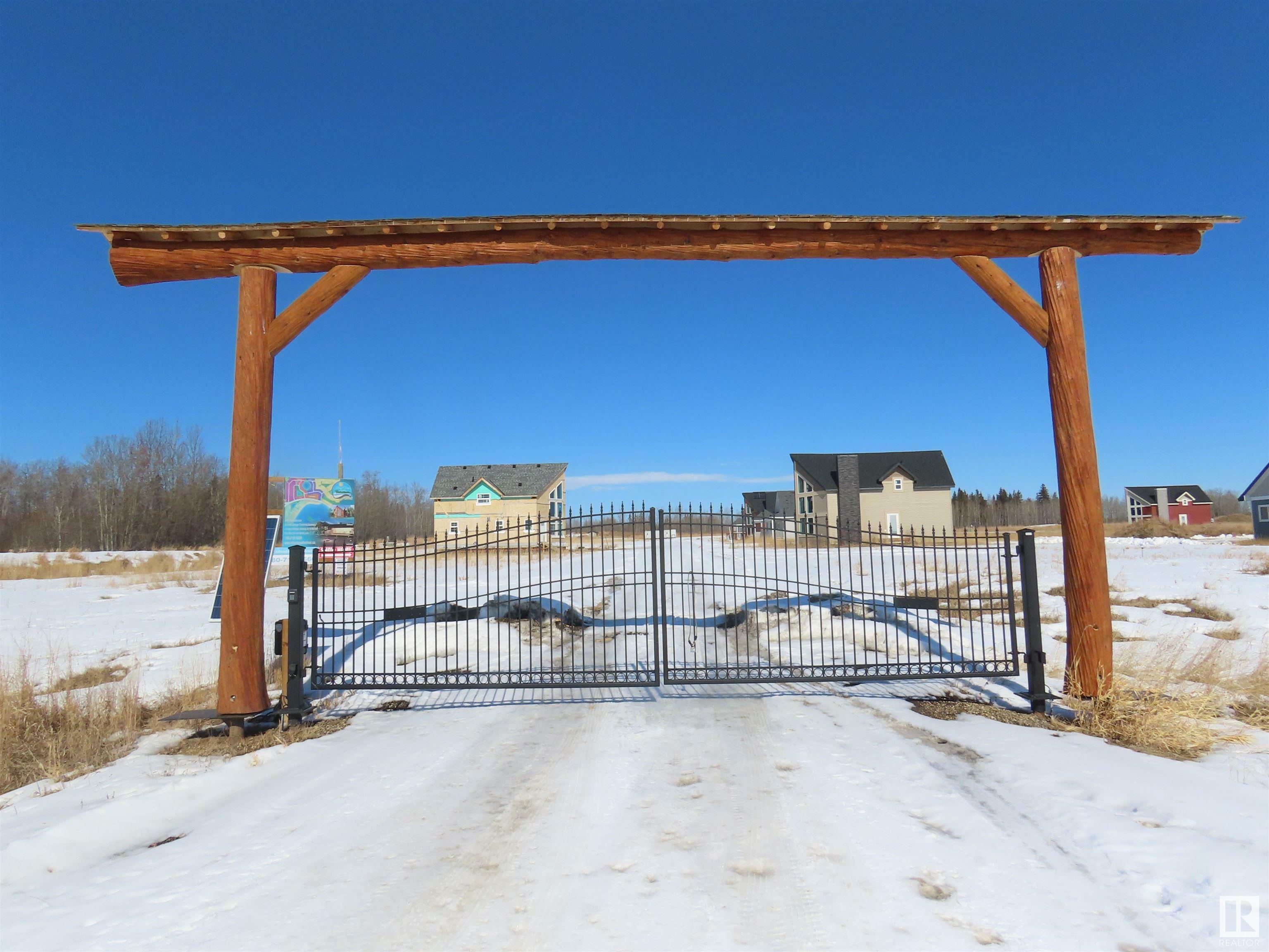 Photo de la propriété:  Highway 633 And Range Road 54  AB T0E 1H0 