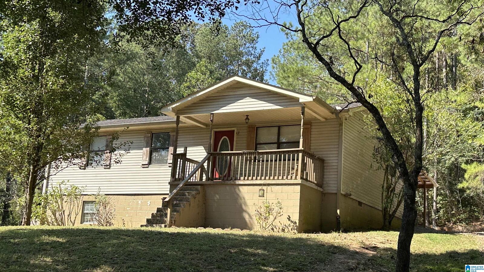 Property Photo: 704 County Road 825 AL 35098