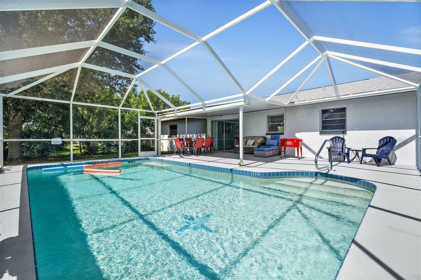 Property Photo:  635 Erroll Street  FL 33952 