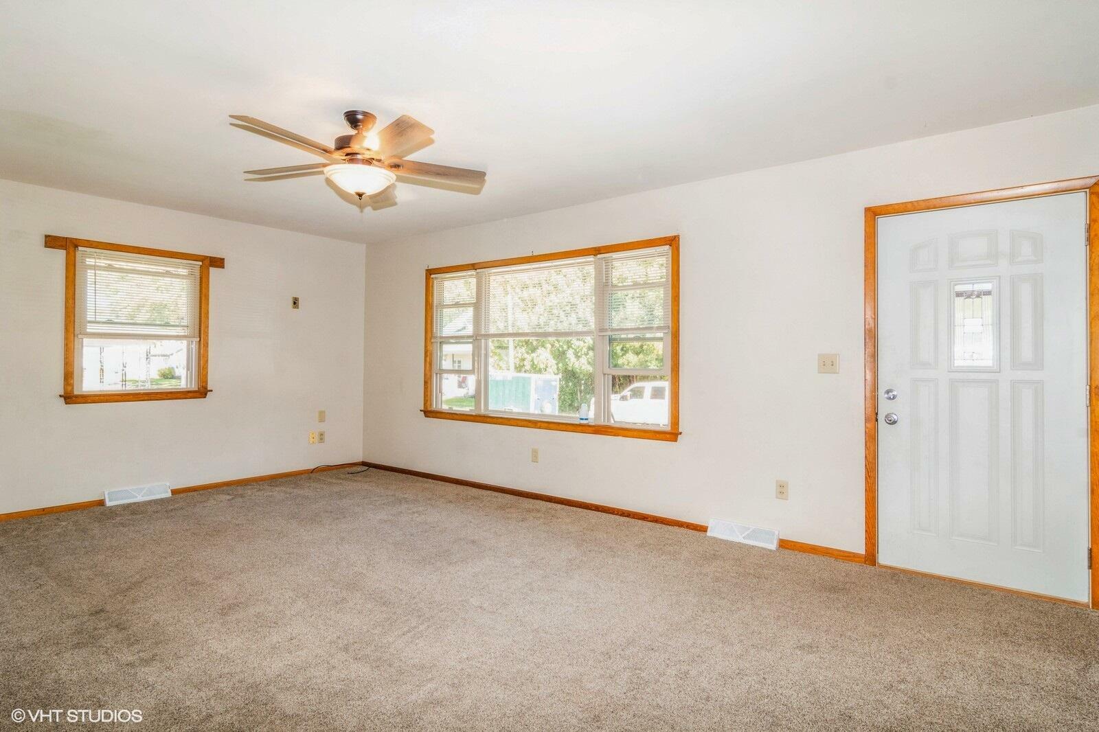 Property Photo:  229 Grove St  WI 53050 