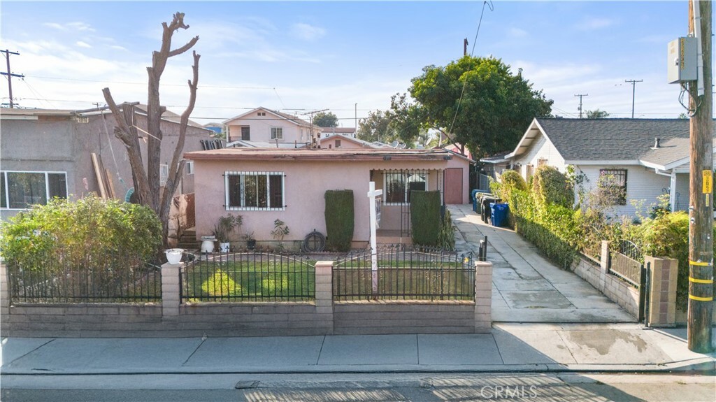 Property Photo:  1013 Fraser Avenue  CA 90022 