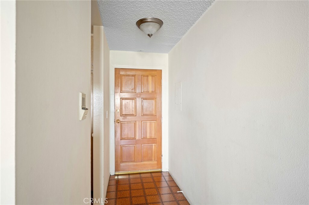 Property Photo:  1559 Winona Boulevard D3  CA 90027 