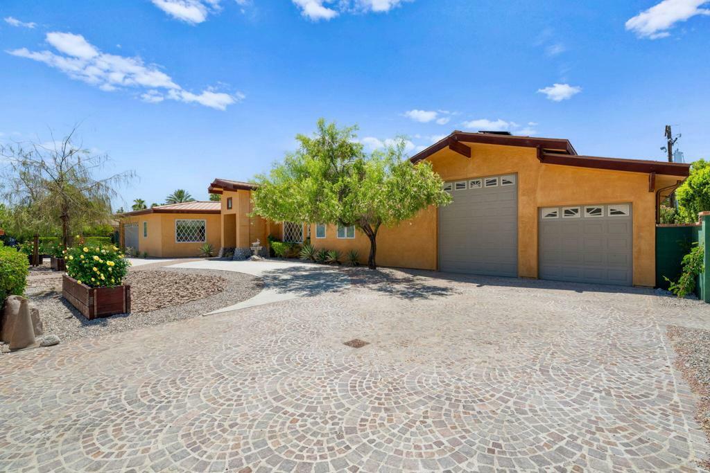 Property Photo:  1165 E Via Altamira  CA 92262 