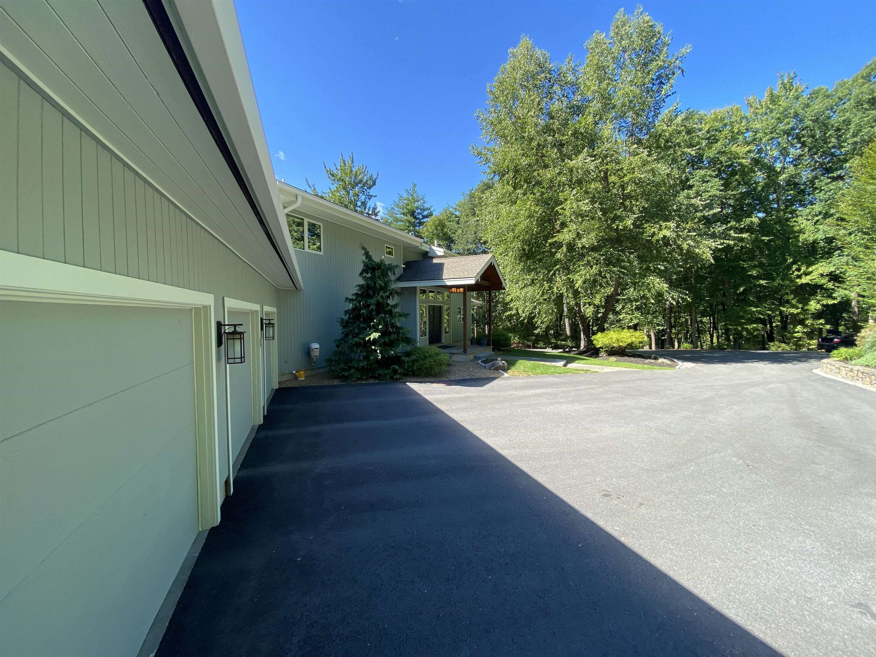 Property Photo:  48 N Pepperell Road  NH 03049 