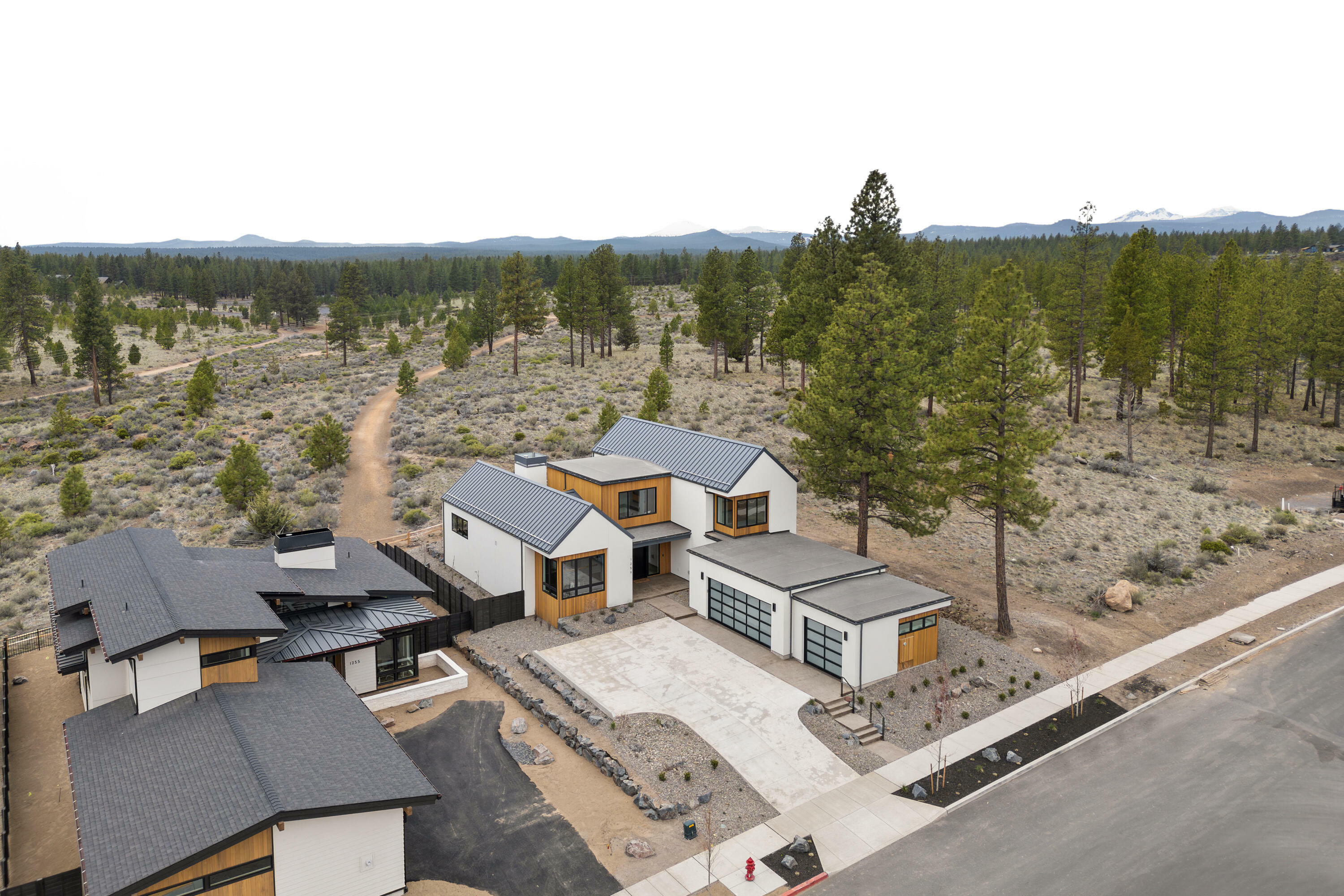 Property Photo: 1259 NW Stanhope Way Lot 252 OR 97703
