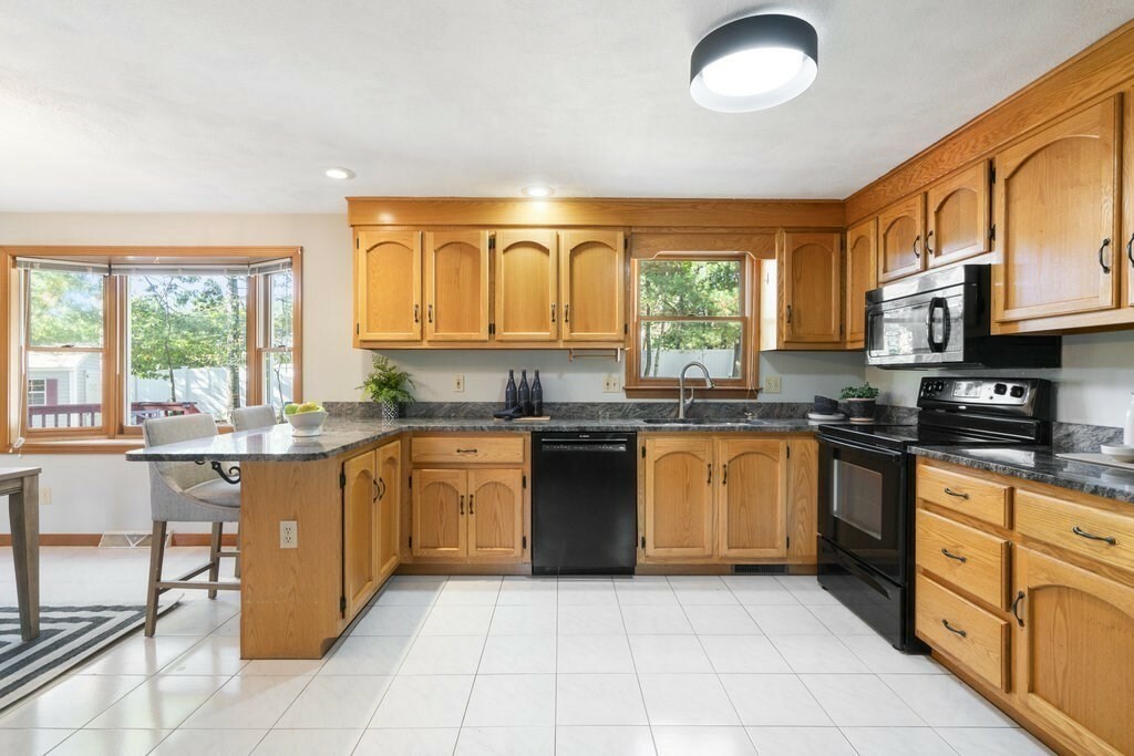 Property Photo: 5 Sarafina'S Way MA 01887
