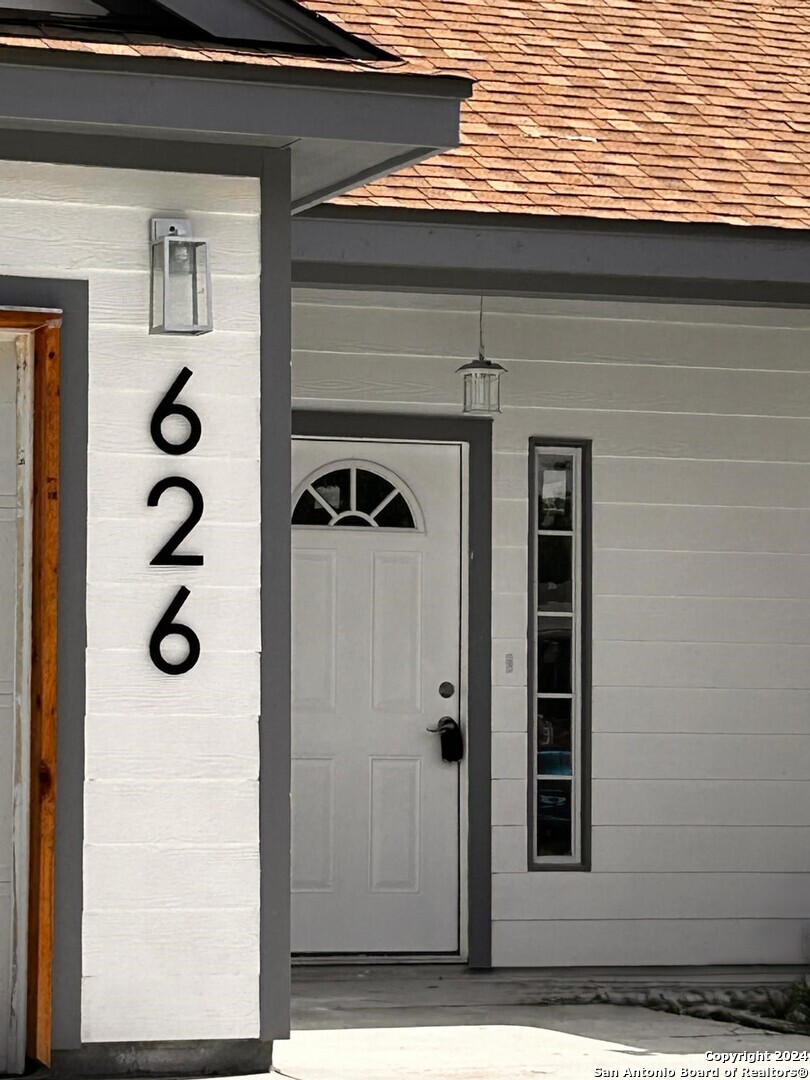 Property Photo: 626 Sewanee TX 78210