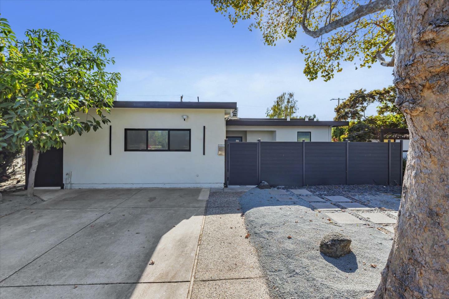 Property Photo:  271 Woodhams Road  CA 95051 