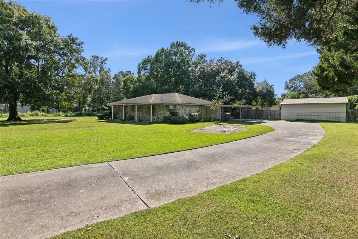 Property Photo:  180 Hooks  Rd  TX 77657 