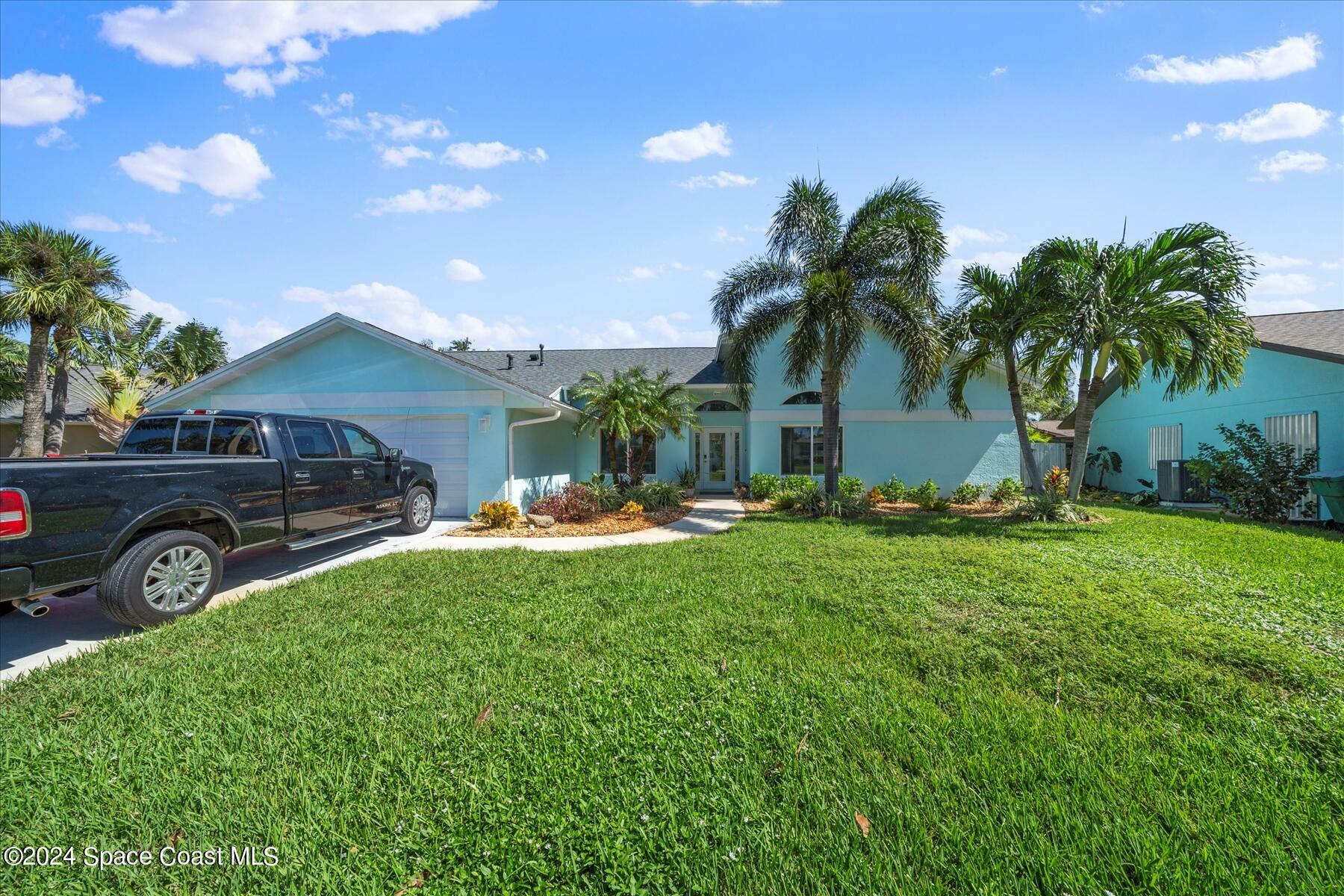 Property Photo:  504 Bay Circle  FL 32937 