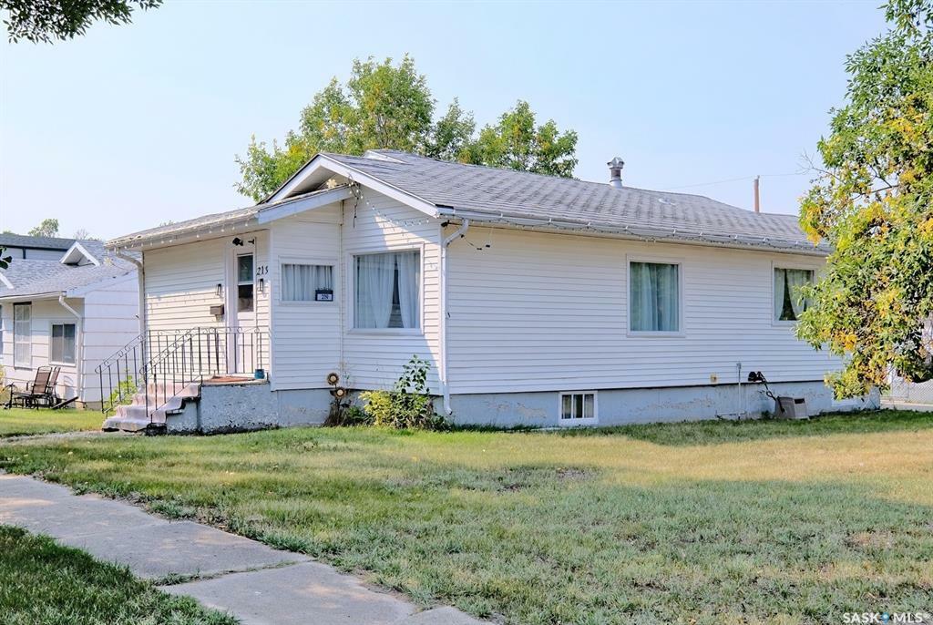 Property Photo:  219 2nd Avenue E  SK S0L 2V0 