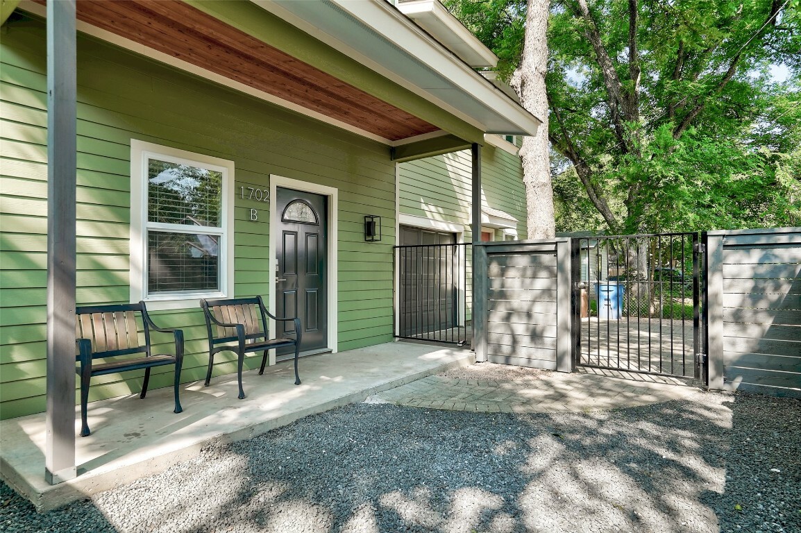 Property Photo:  1702 Garden Street B  TX 78702 