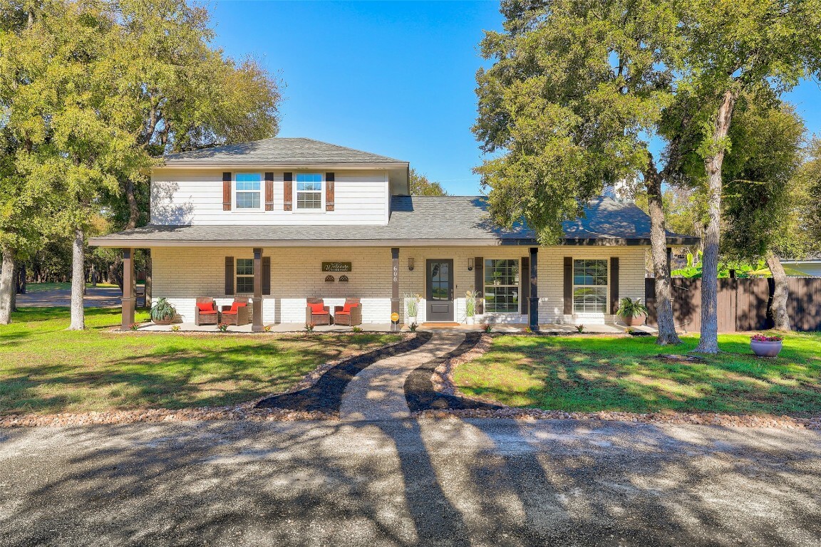 Property Photo:  600 Whispering Oaks Drive  TX 76571 