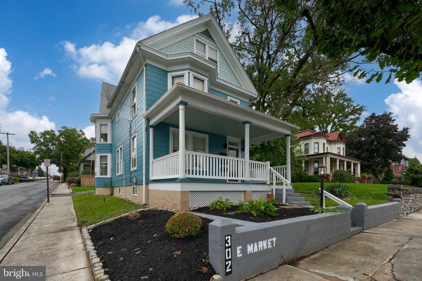 Property Photo:  302 E Market Street  PA 17547 