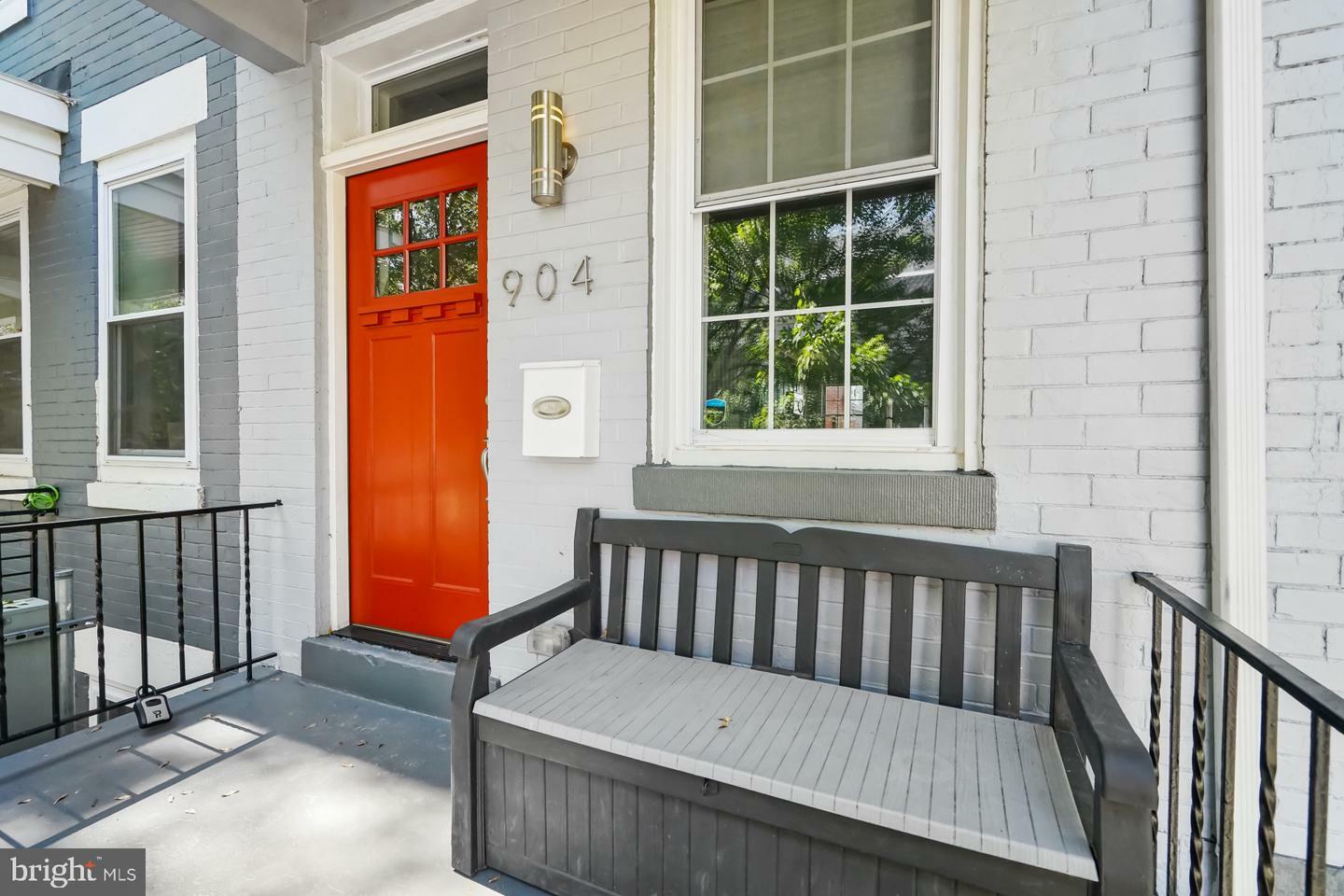 Property Photo:  904 10th Street NE  DC 20002 