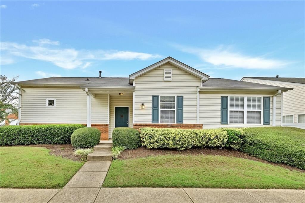 Property Photo:  671 Bedford Court  GA 30188 
