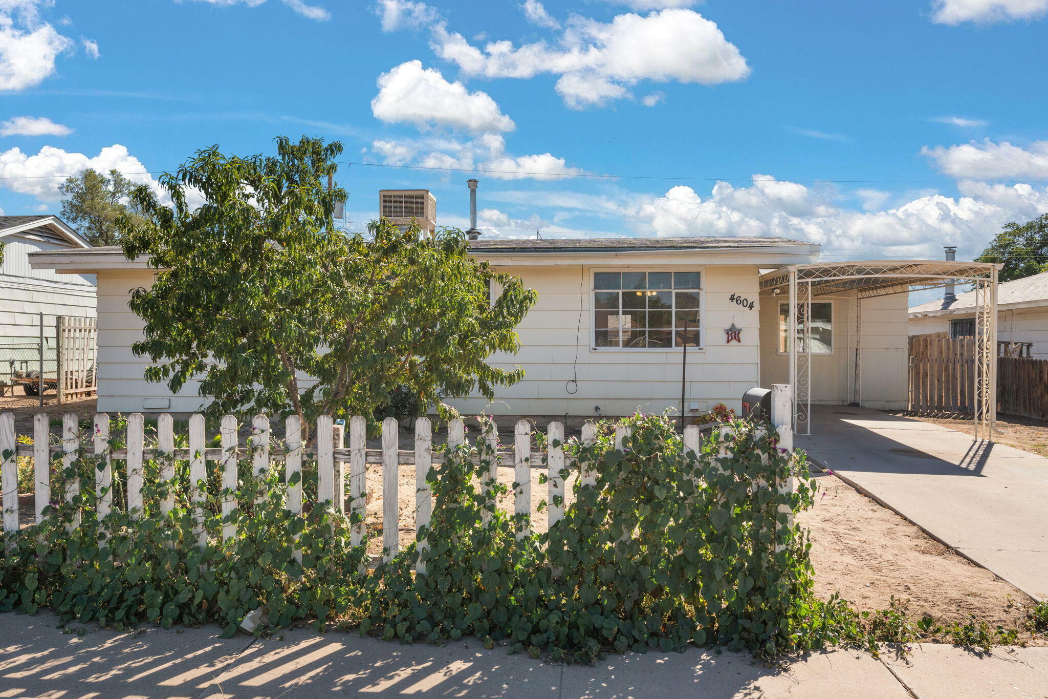 Property Photo:  4604 Goodrich Avenue NE  NM 87110 