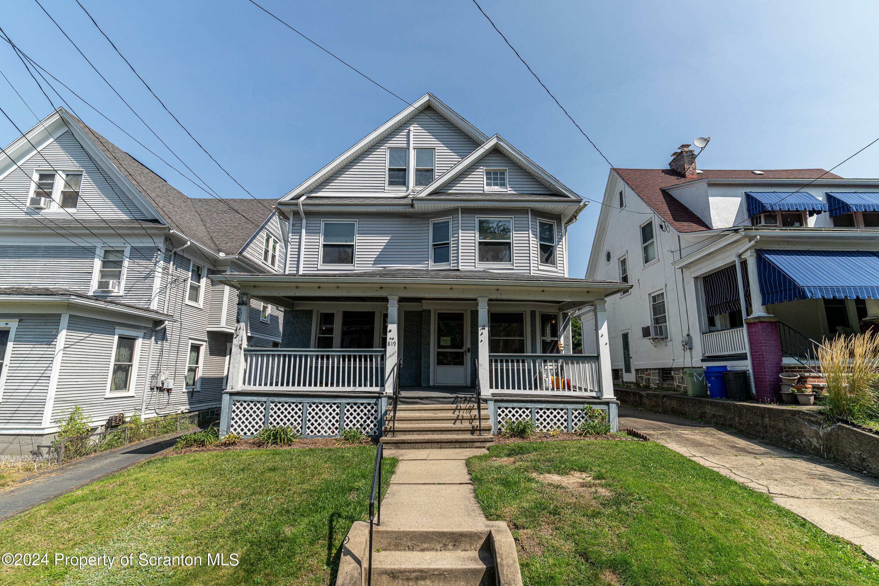 Property Photo:  819 Richmont Street  PA 18509 